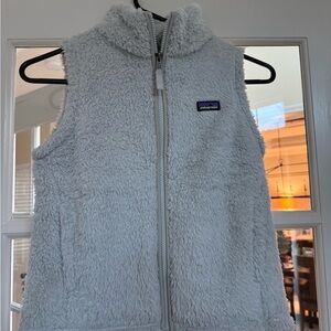 Patagonia Fleece in Soft Gray